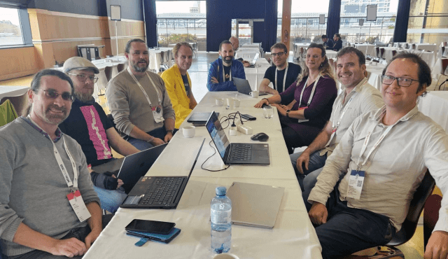 Werkgroep shared code base tijdens DrupalCon 2023.
